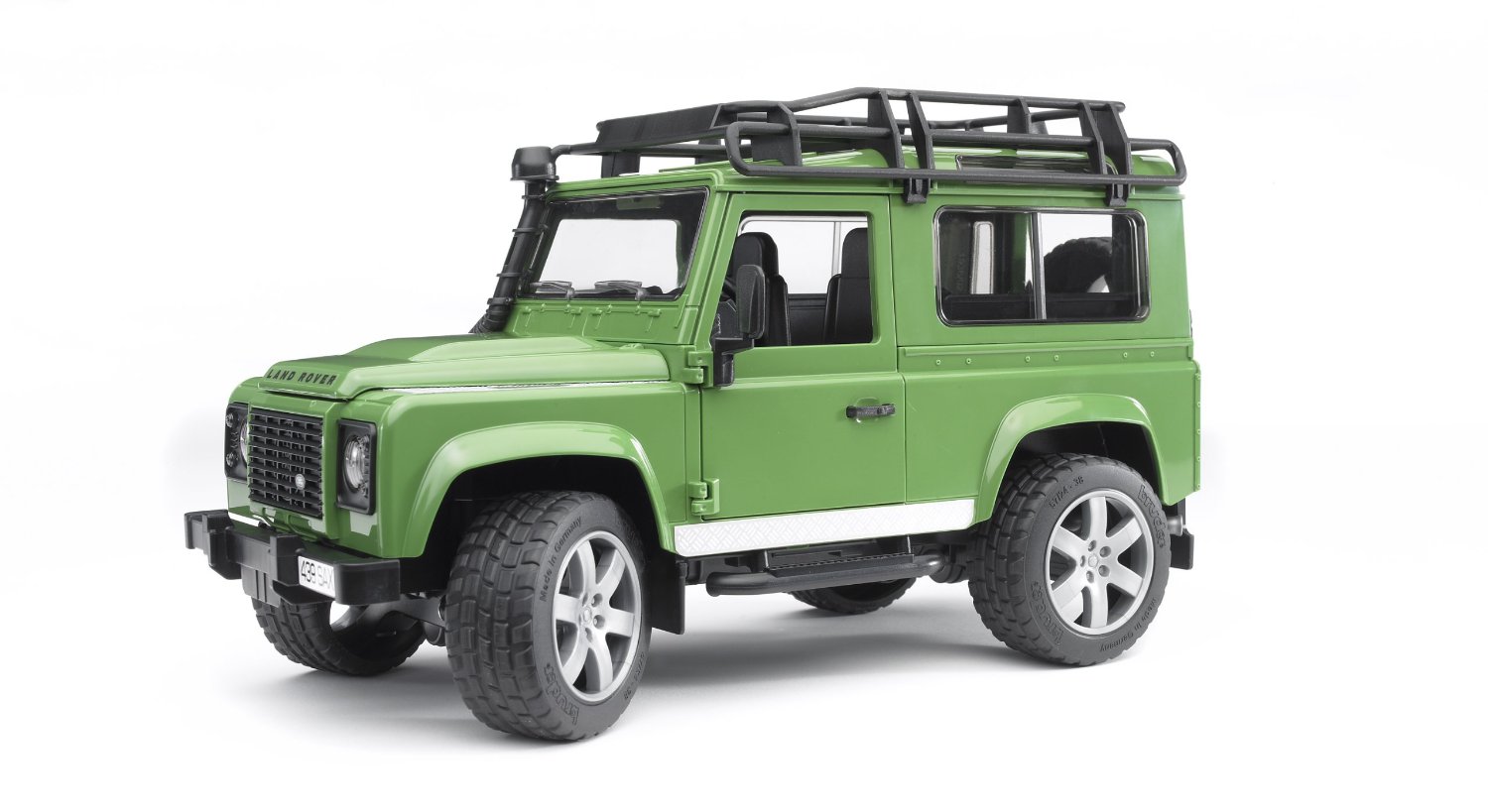 02590 land rover defender station wagon